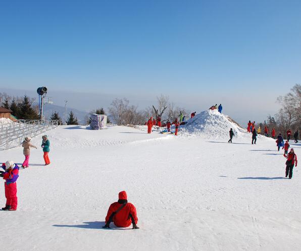 哈尔滨、亚布力、二浪河、雪乡、大雪谷、冰雪画廊、梦幻家园、冰